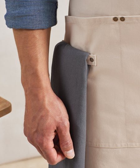 Clip ‘n’ Clasp cross-back bib apron