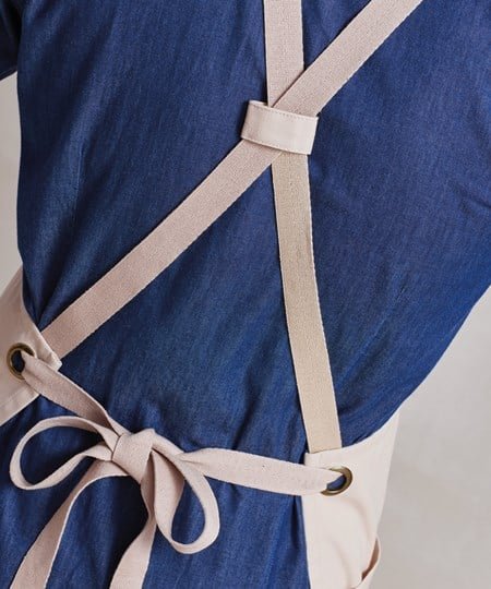 Clip ‘n’ Clasp cross-back bib apron